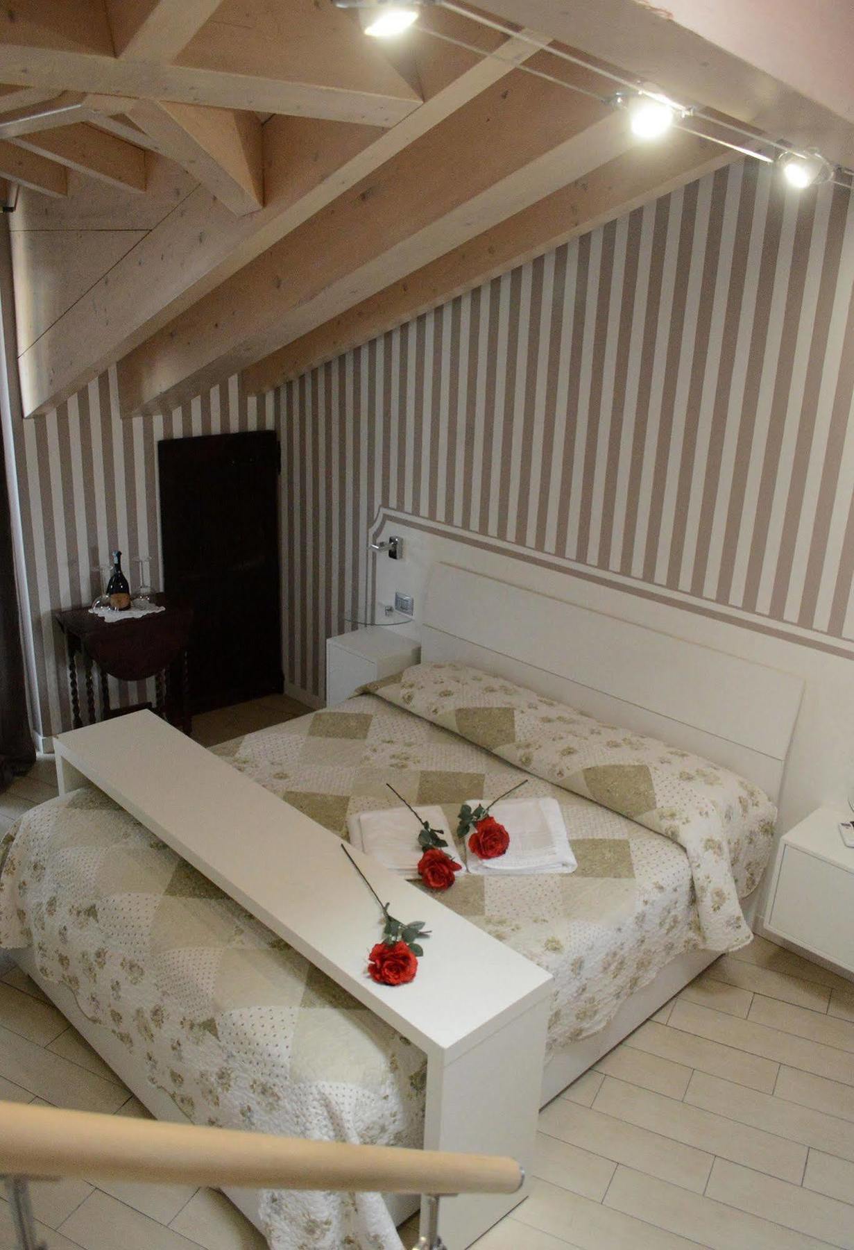 B&B Storico โกโม ภายนอก รูปภาพ